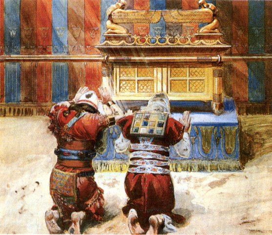 bowing before the Ark of the Covenant